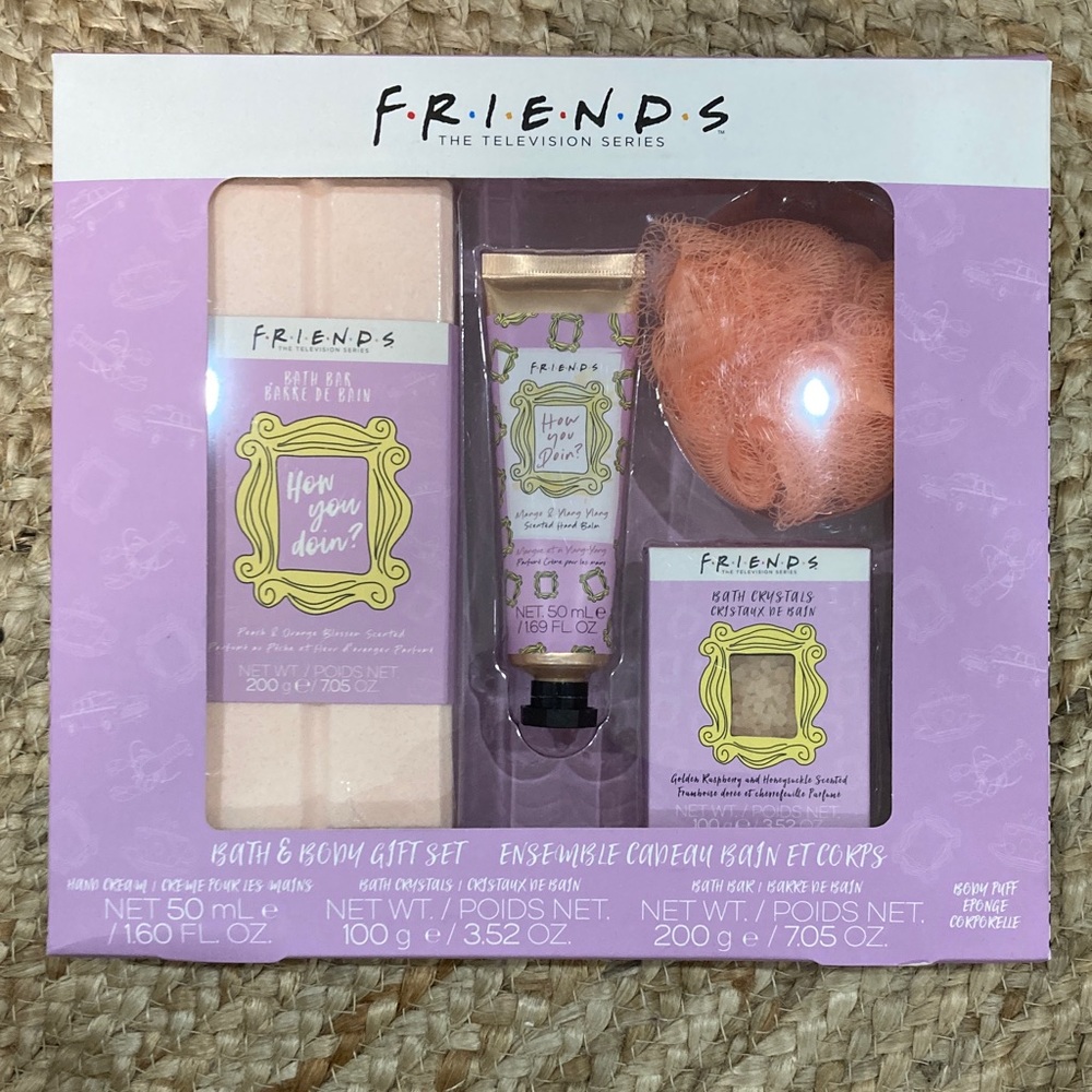3/$40 - FRIENDS Bath & Body Gift Set - BNIB